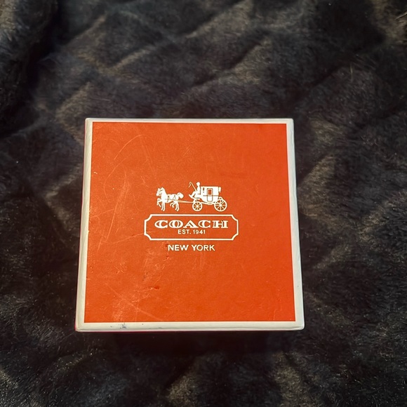 Women’s Coach Watch - Picture 2 of 5